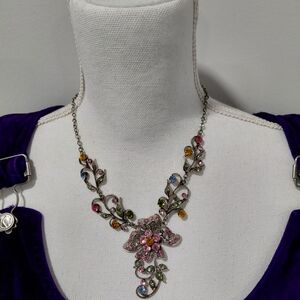 Elegant Multicolor Floral Rhinestone Necklace